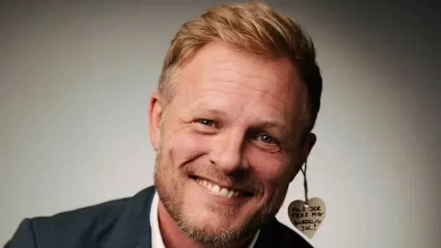     Sveistrup - synger julen ind